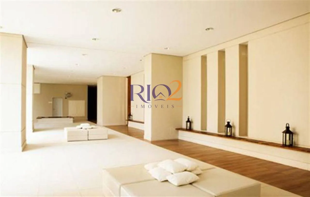 Glass-enclosed balcony in a 3-bedroom apartment, 96 m² — photo 44
