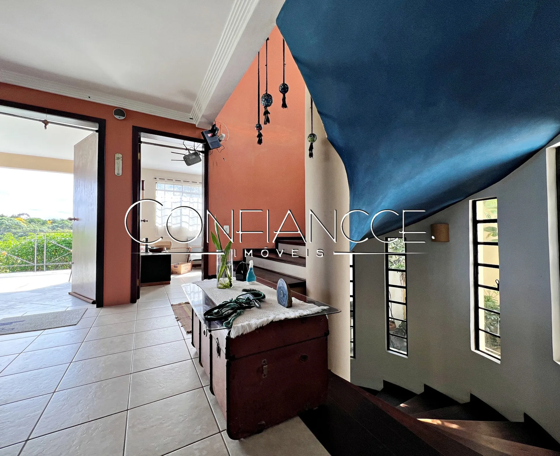 5-bedroom house with 1 suite, 4 parking spaces, 460 m² — photo 17