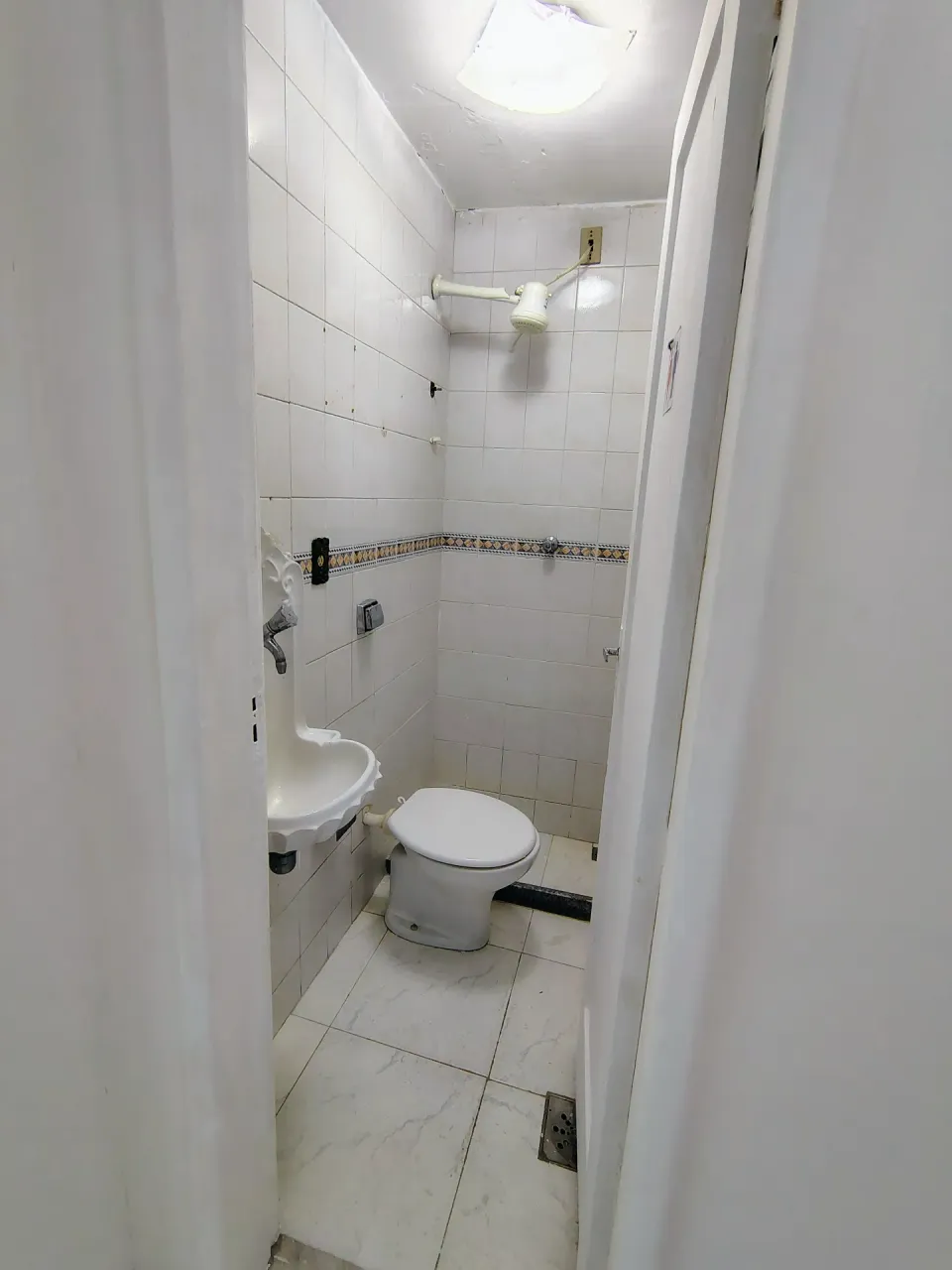 Unfurnished 1-bedroom apartment with AC and 1 bath — photo 9