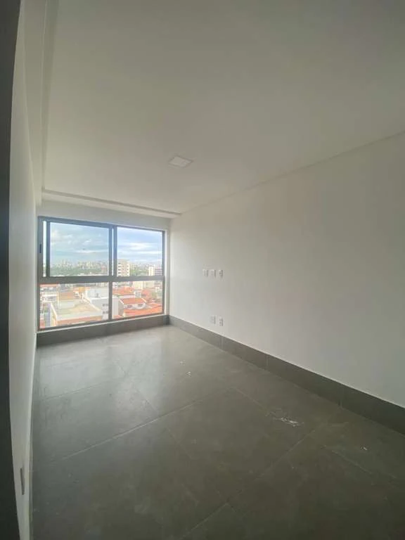 2-bedroom apartment with a glass shower enclosure — photo 4
