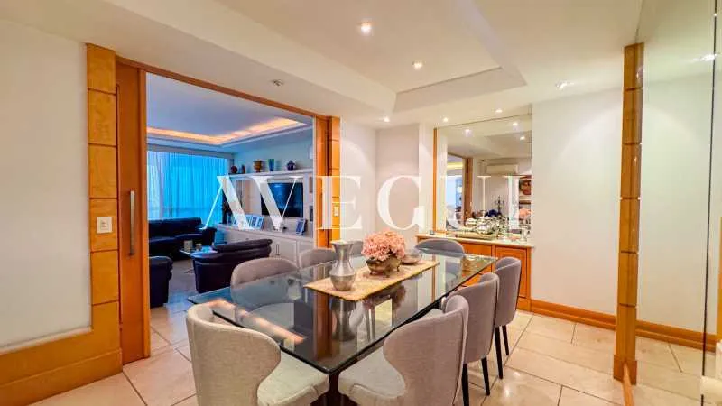 Житлова квартира з 5 спальнями-світами 363 м² — photo 16