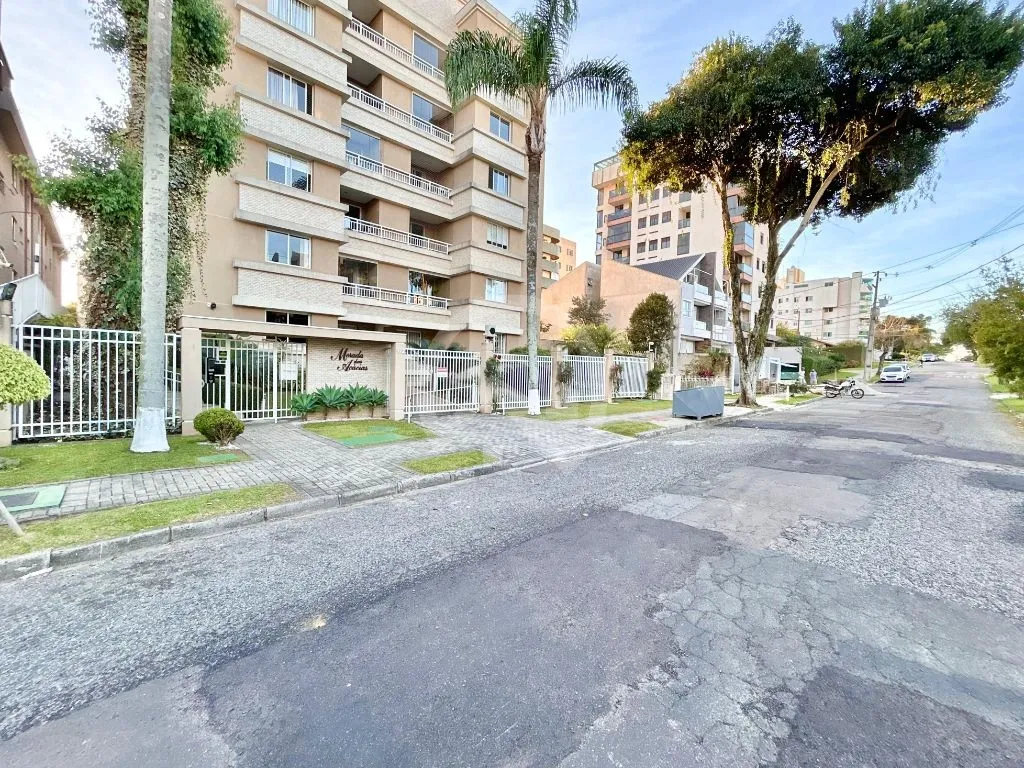 Квартира 67 м² з балконом із грилем та заскленим балконом — photo 21