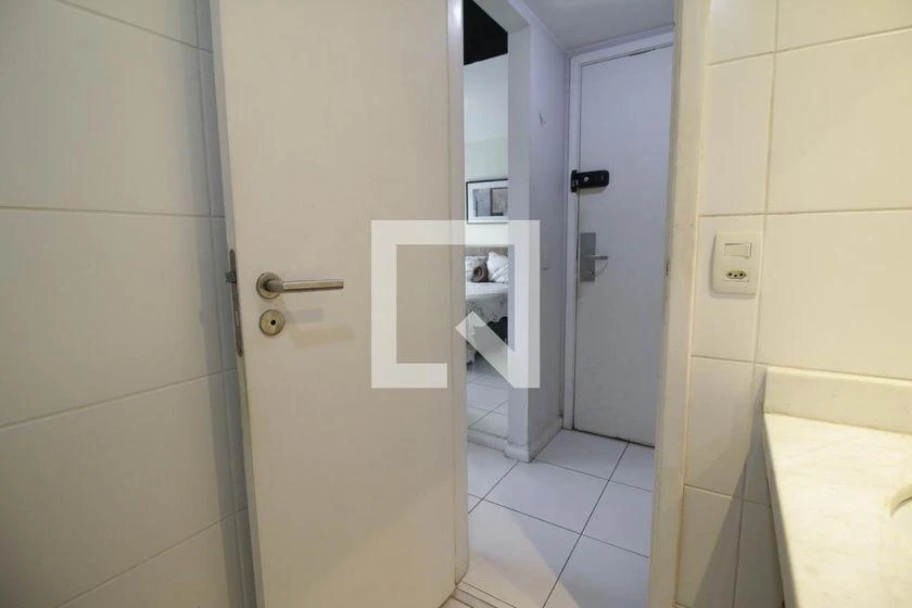 Furnished 2-bedroom apartment with 67 m² — photo 21