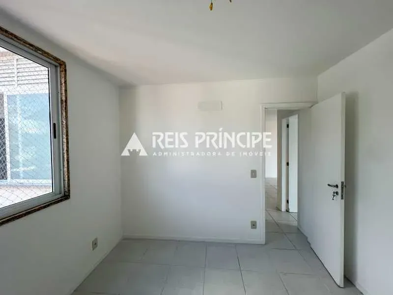 Unfurnished 2-bedroom apartment with 3 bathrooms — photo 2