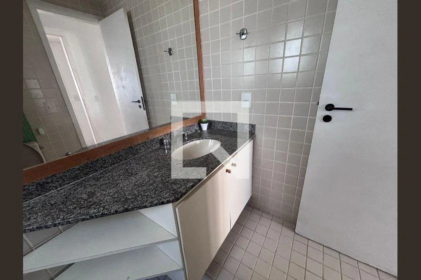Furnished apartment with 2 en-suite bedrooms and balcony — photo 44