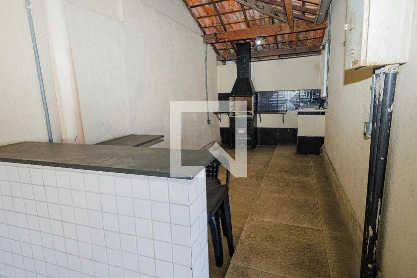 46 m² rental apartment with 2 bedrooms and glass shower — photo 31