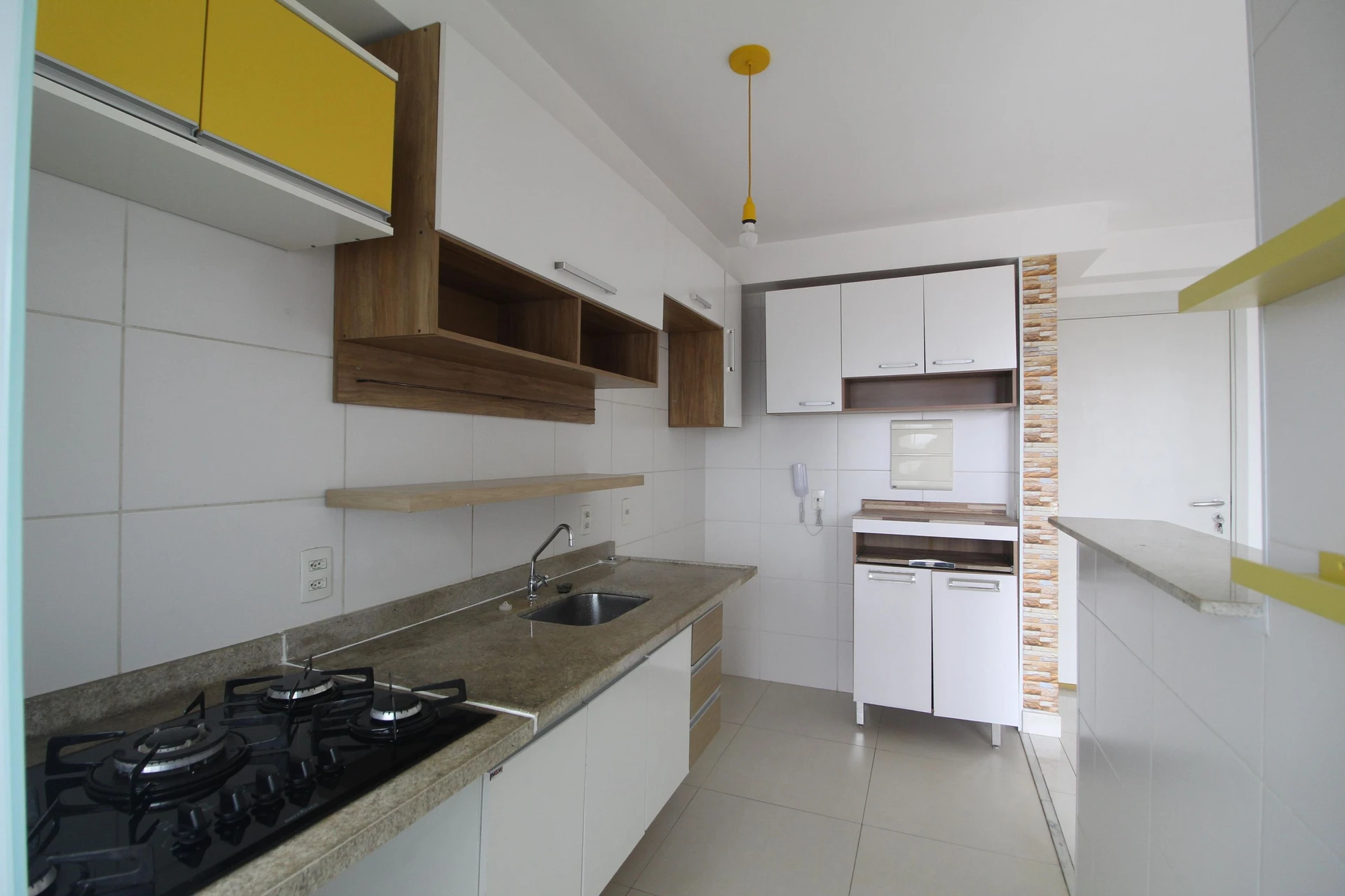Квартира с 2 спальнями, балконом и бассейном в доме — photo 34