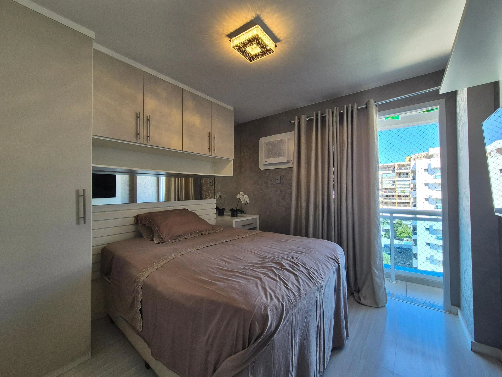 Furnished apartment with 5 bedrooms and open-plan kitchen — photo 70