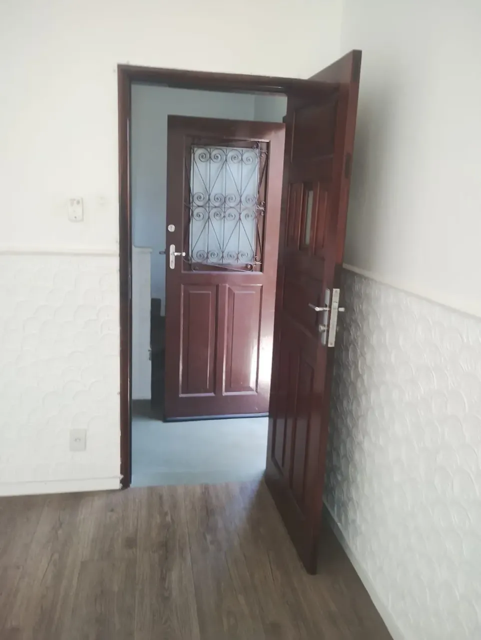 Unfurnished apartment with 2 bedrooms and a separate kitchen — photo 6