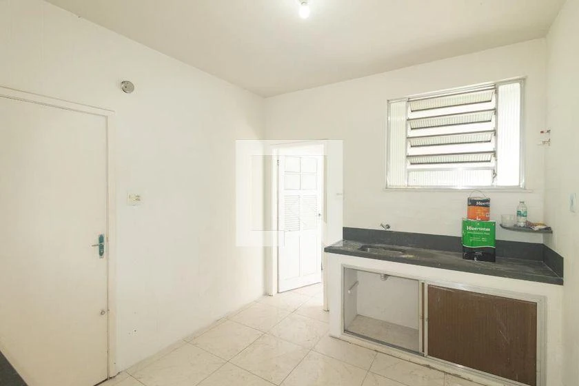 Apartamento com 2 quartos e cozinha fechada de 60 m² — photo 8