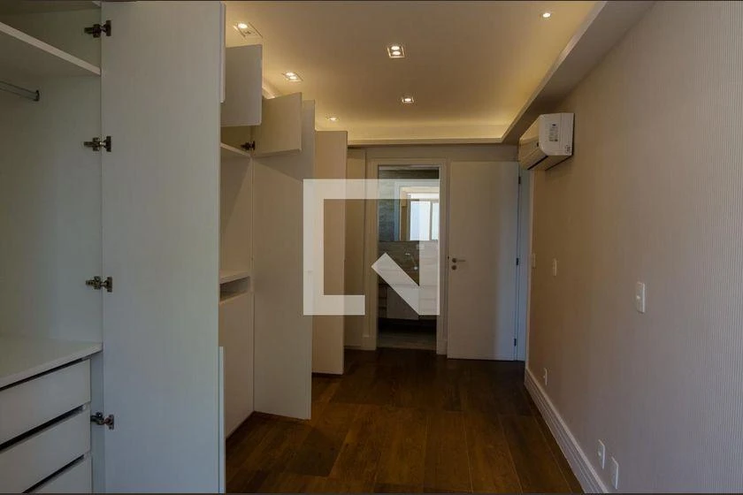 Casa de 4 quartos com 234 m² e 6 banheiros — photo 13