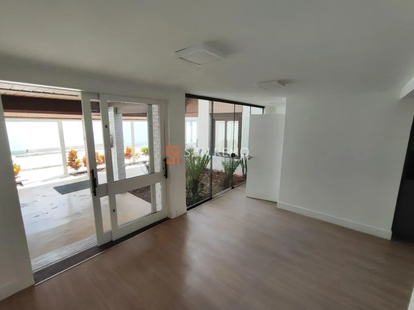 House with 6 bedrooms and 3 en-suite suites plus garden — photo 12