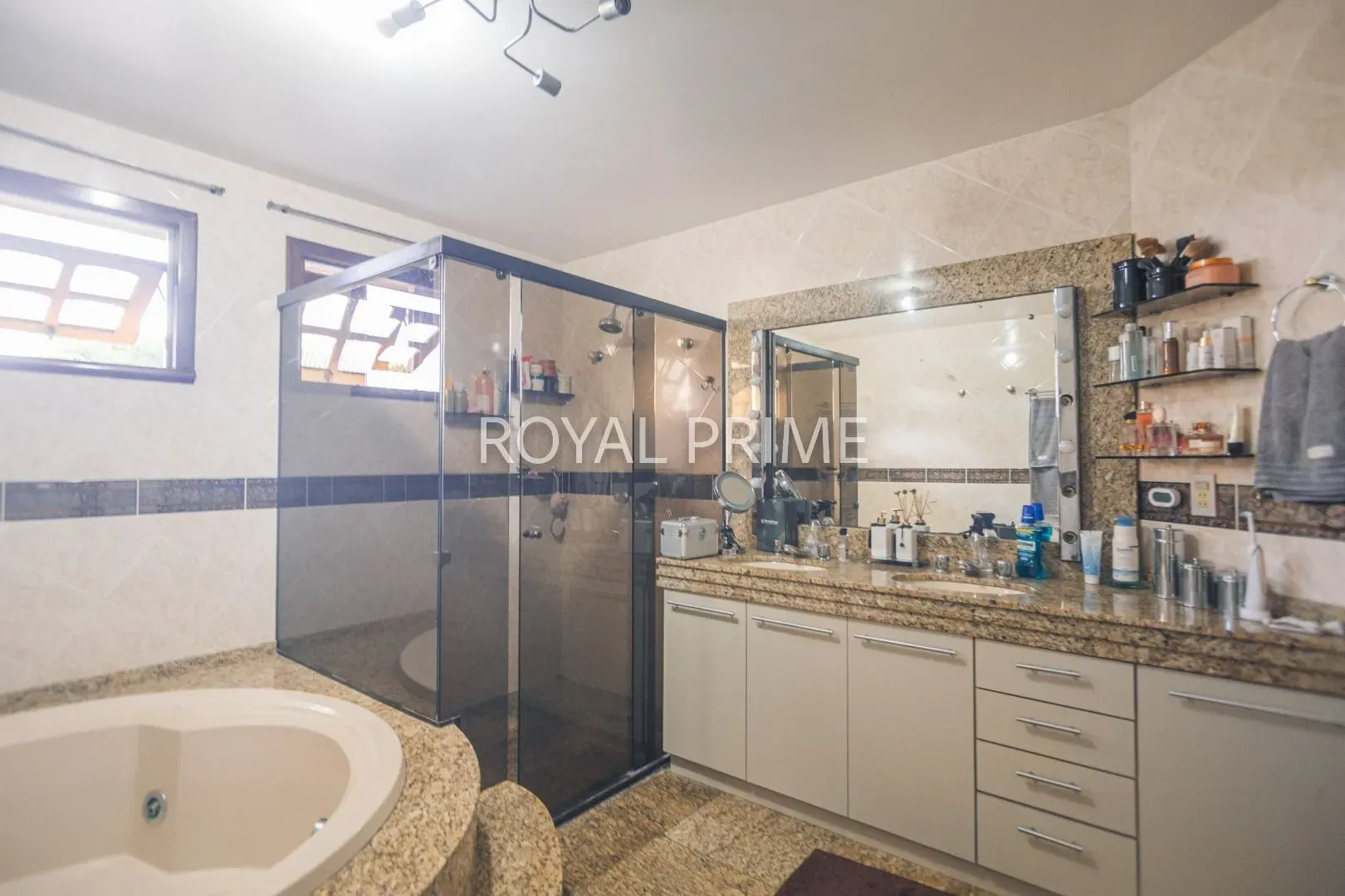 Furnished house in a gated community with 4 bedrooms and 5 baths — photo 42
