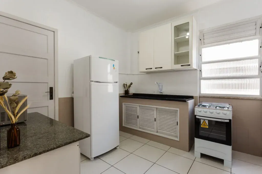 Furnished 1-bedroom apartment on the 13th floor — photo 2