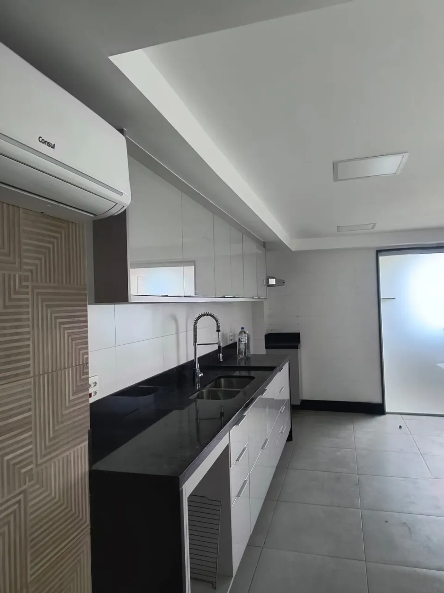 Rooftop apartment with 3 bedrooms and 1 bathroom — photo 30