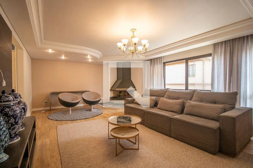 Bathtub in a 3-bedroom apartment, 176 m² — photo 4