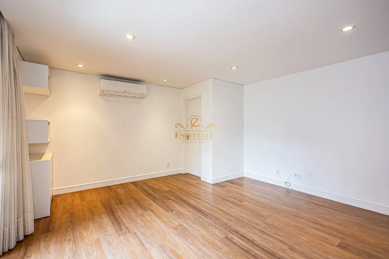 Apartment with 3 en-suite bedrooms and balcony — photo 6