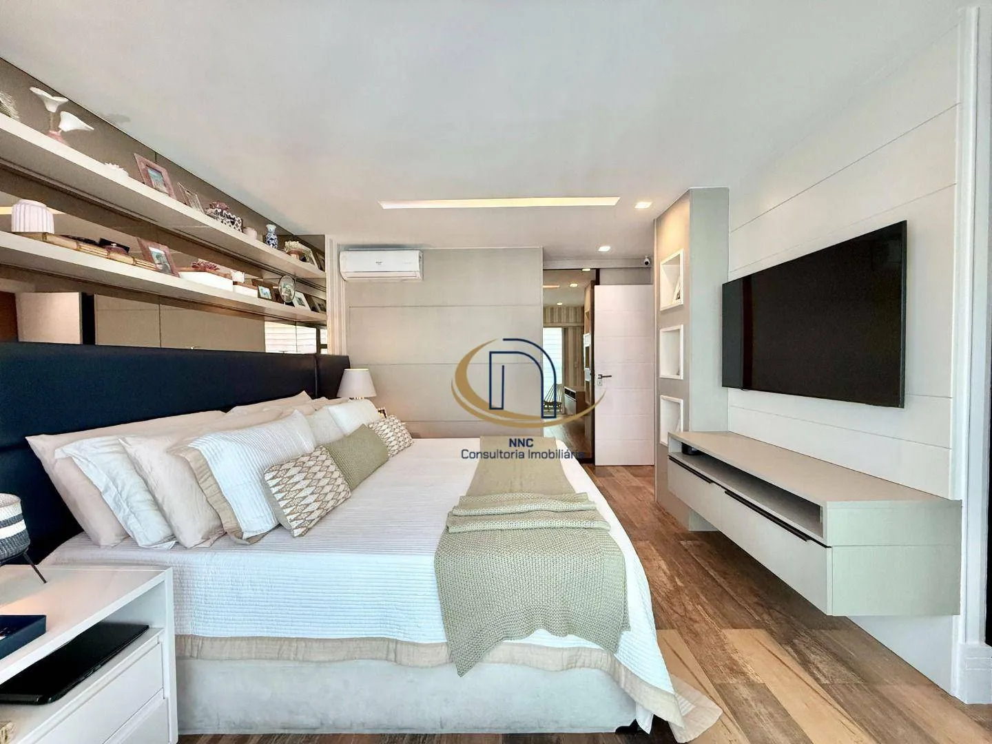 Front-facing penthouse with 215 m² and 4 bedrooms — photo 21