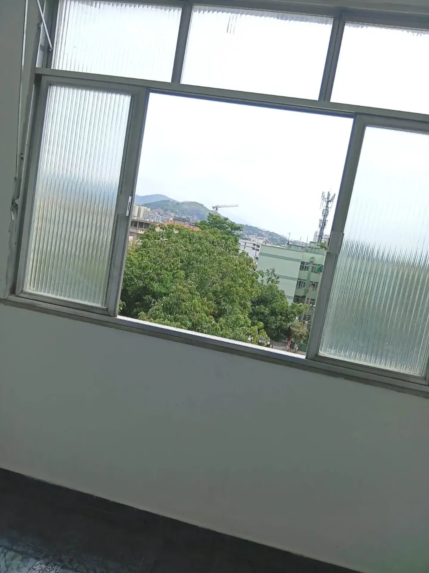Apartment on the 4th floor with a grill on the balcony — photo 18