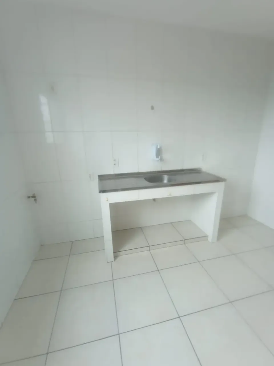 Apartamento sem mobília com 2 quartos e varanda — photo 12