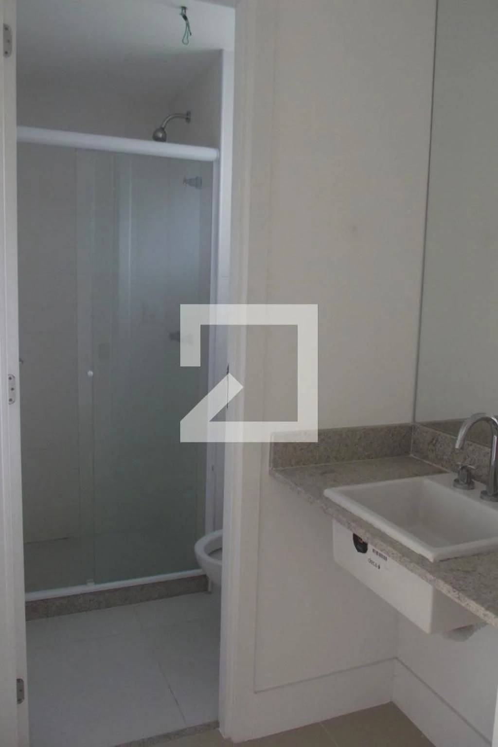 One-bedroom apartment in a building with a gym — photo 22