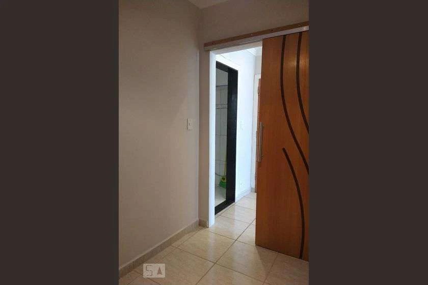 Невелика квартира з 2 спальнями 55 м² і окремою кухнею — photo 10