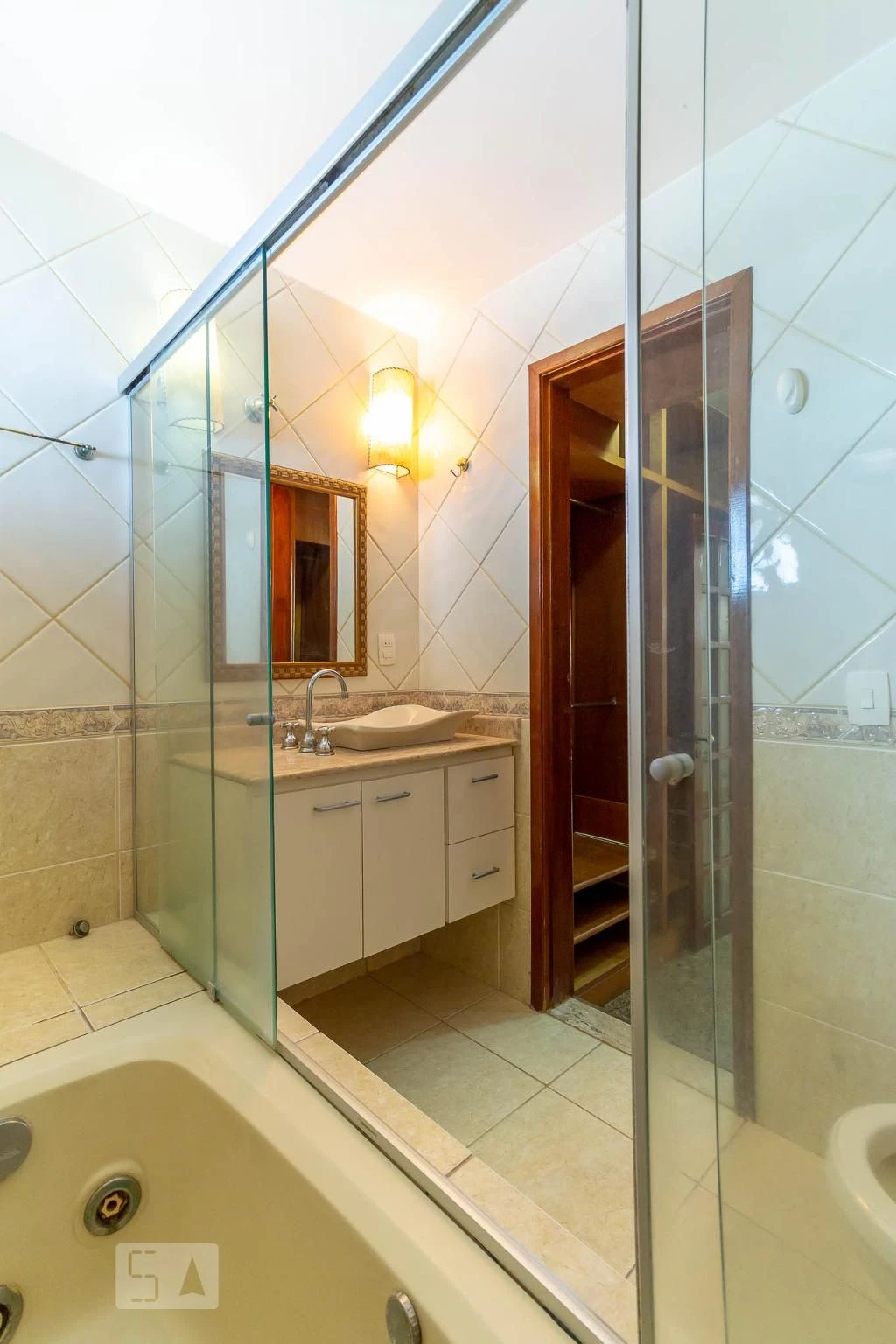 4-bedroom house with a jacuzzi in Rio de Janeiro — photo 33