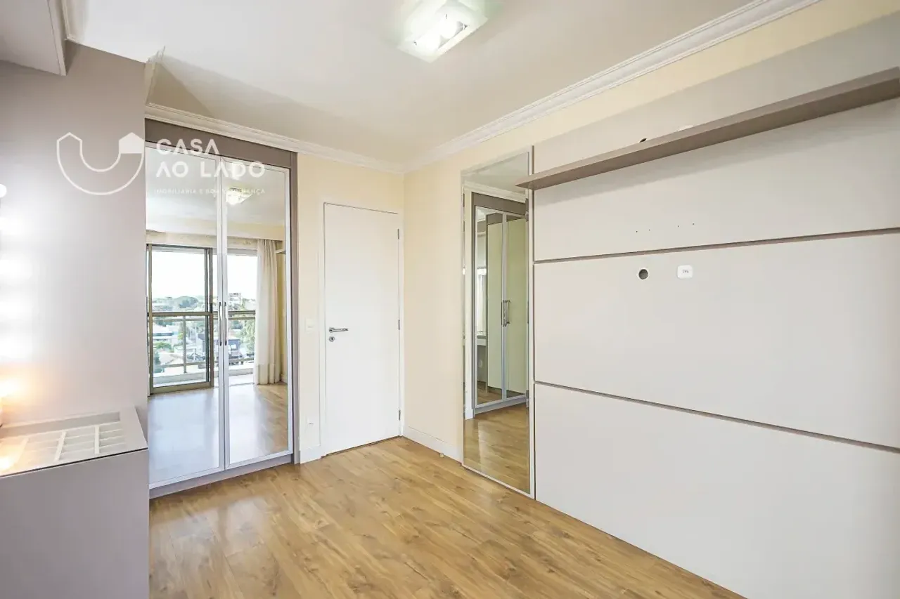 Wood or laminate floors in a one-bedroom apartment, 42 m² — photo 11