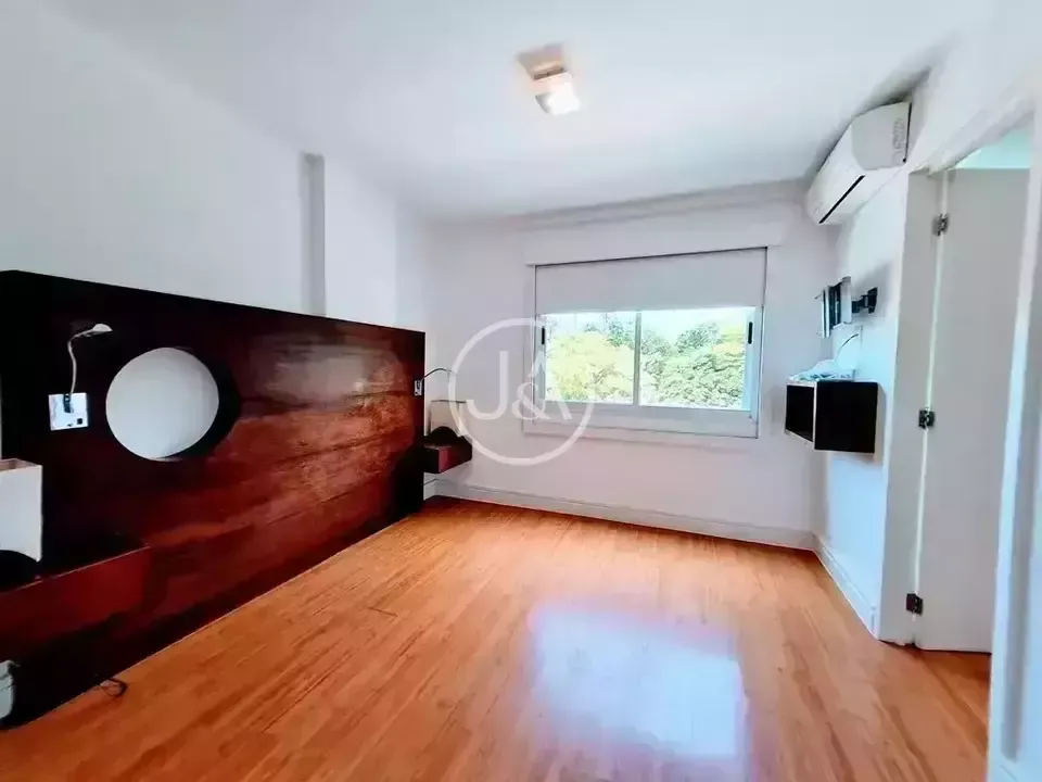 Furnished 2-bedroom apartment with 3 bathrooms — photo 4