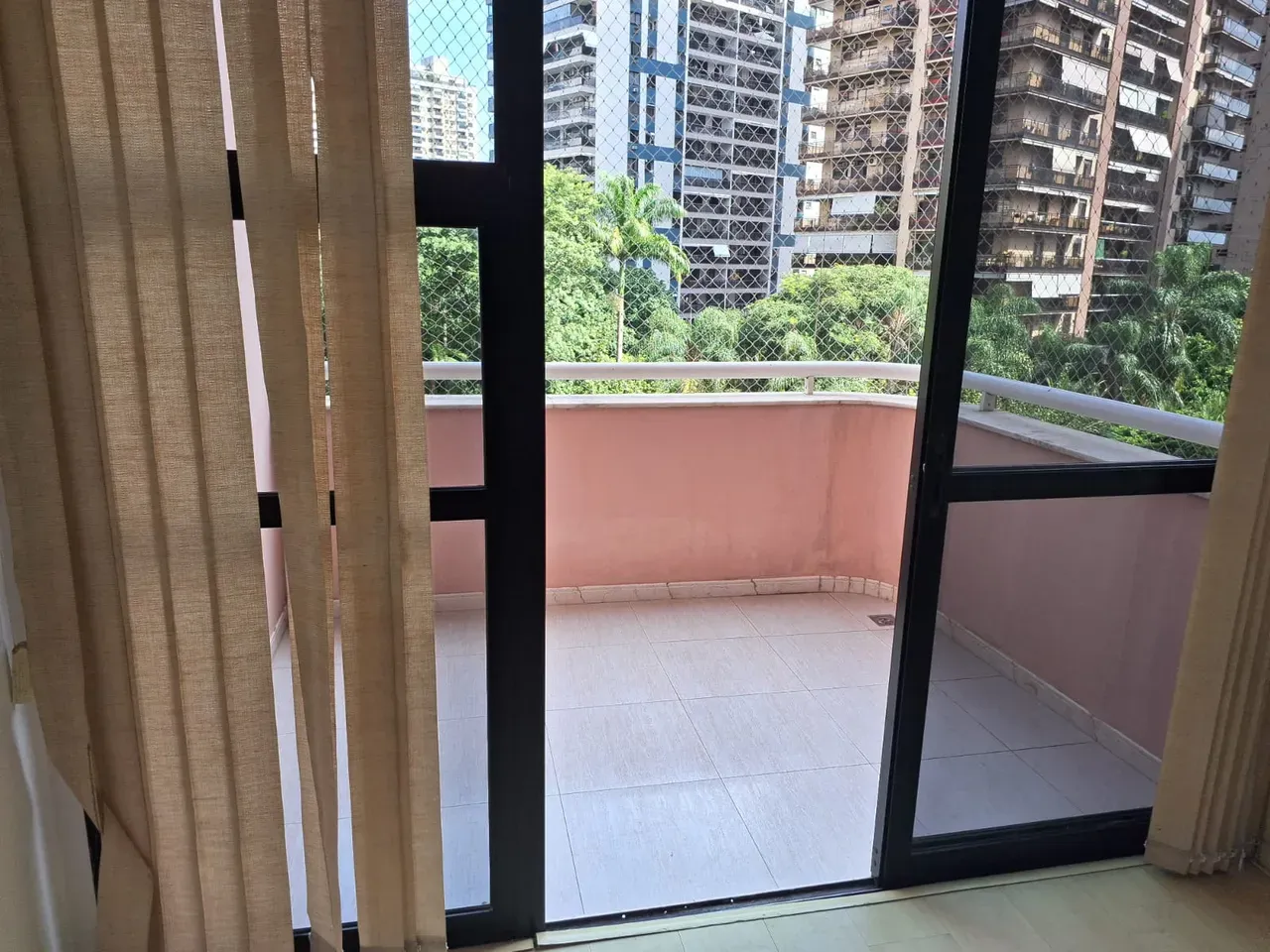 2-bedroom apartment with a grill on the balcony — photo 12