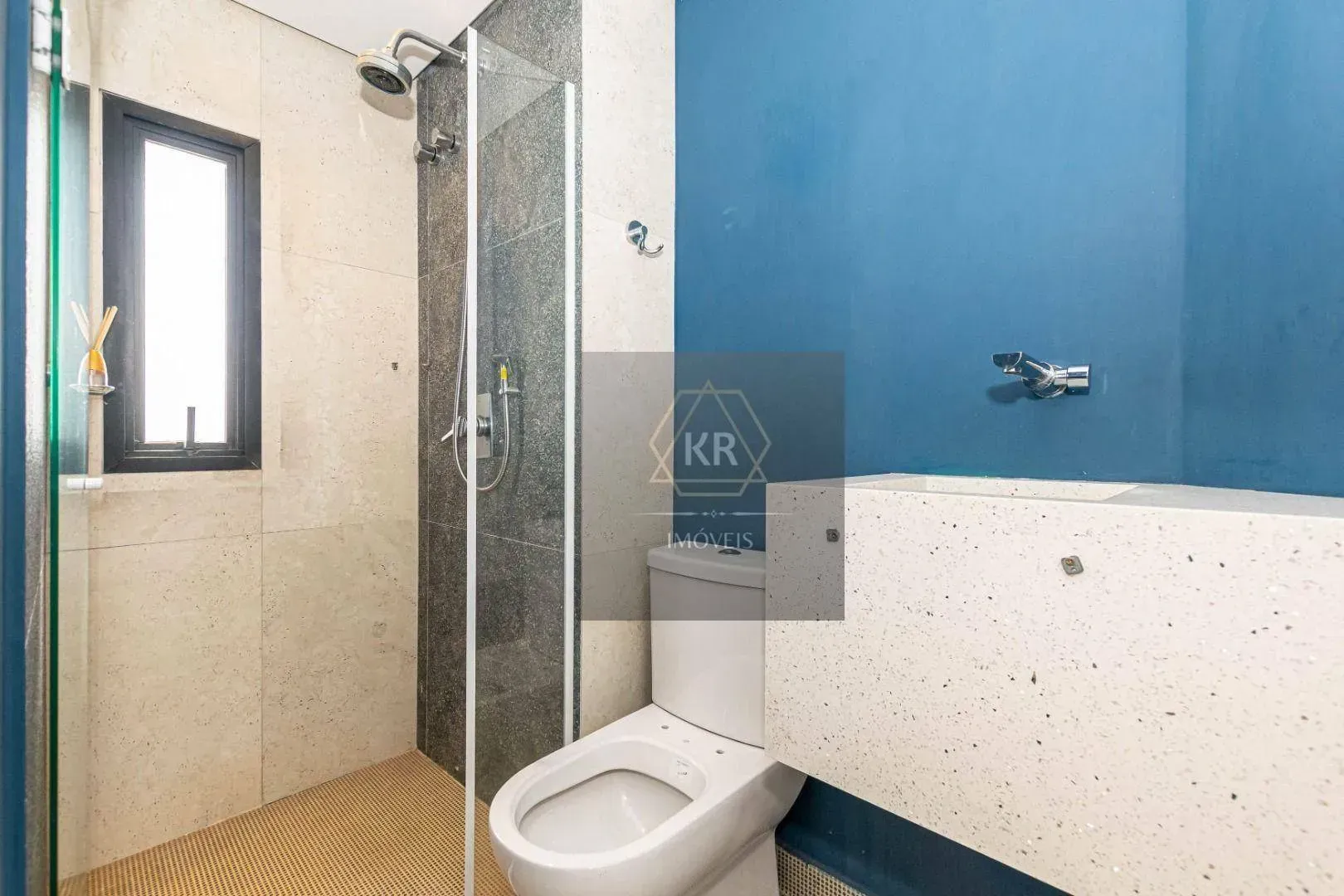 Furnished 272 m² apartment with 3 en-suites and 4 parking — photo 100