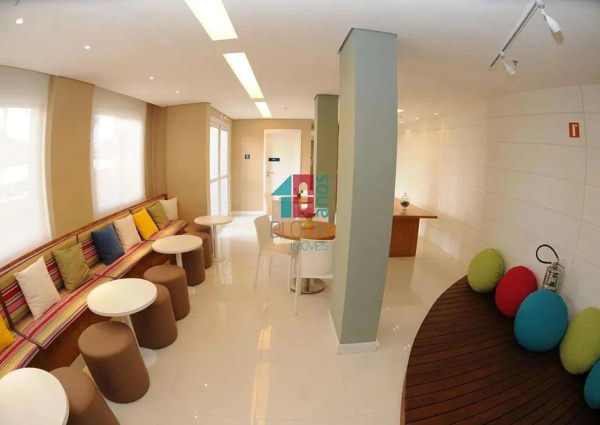 Furnished 2-bedroom apartment with 1 suite and balcony — photo 26