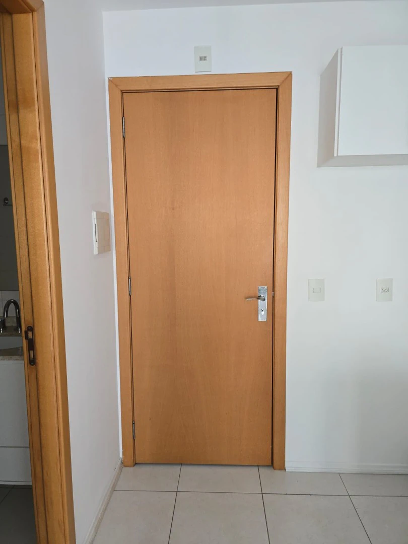 1-bedroom apartment with a compact gas kitchenette — photo 5