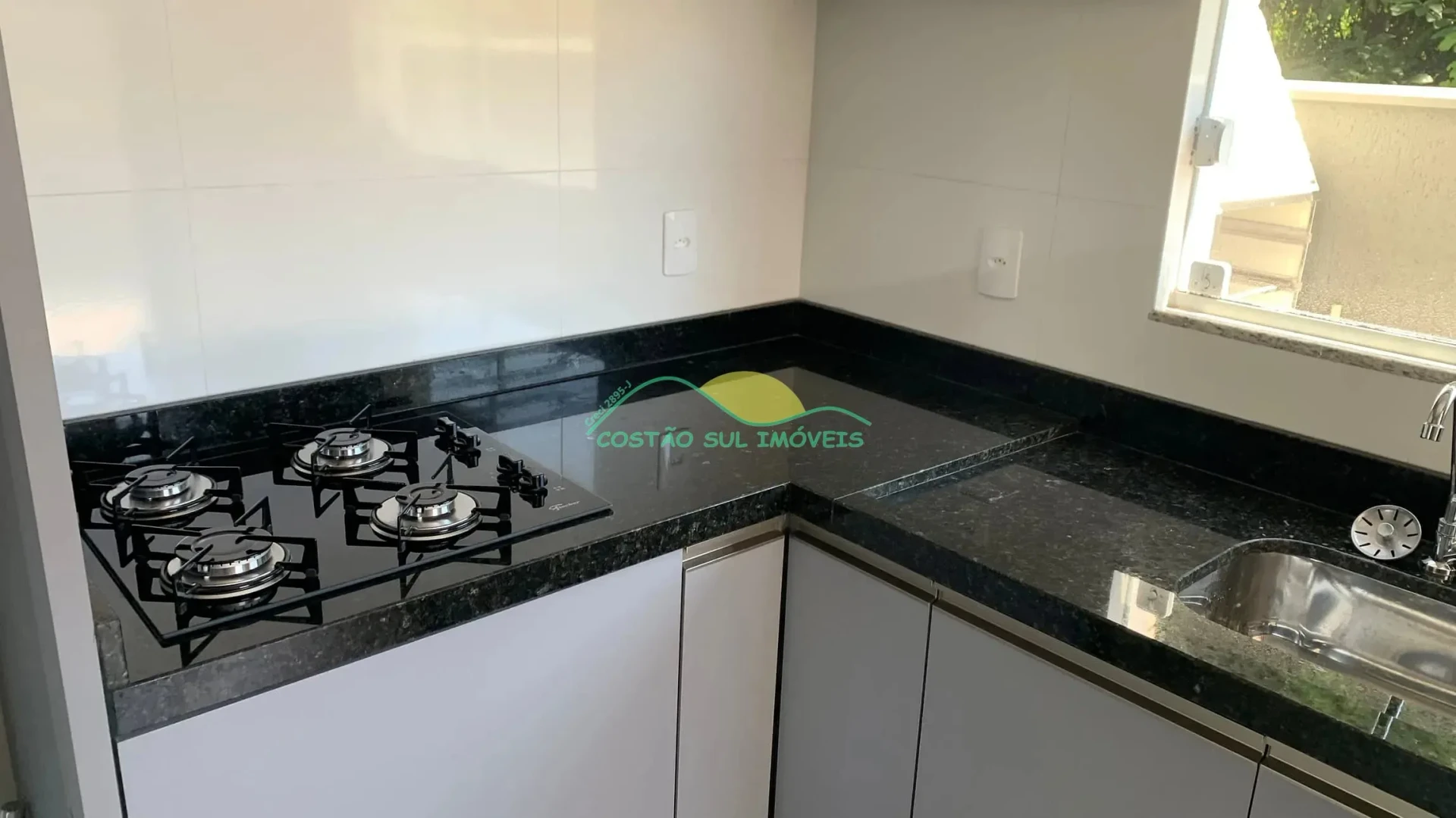 Casa de 150 m² com 2 quartos e churrasqueira privativa