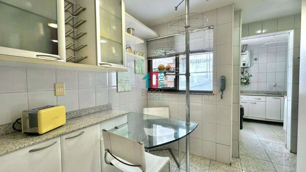 Furnished 3-bedroom apartment with balcony and 3 parking — photo 22