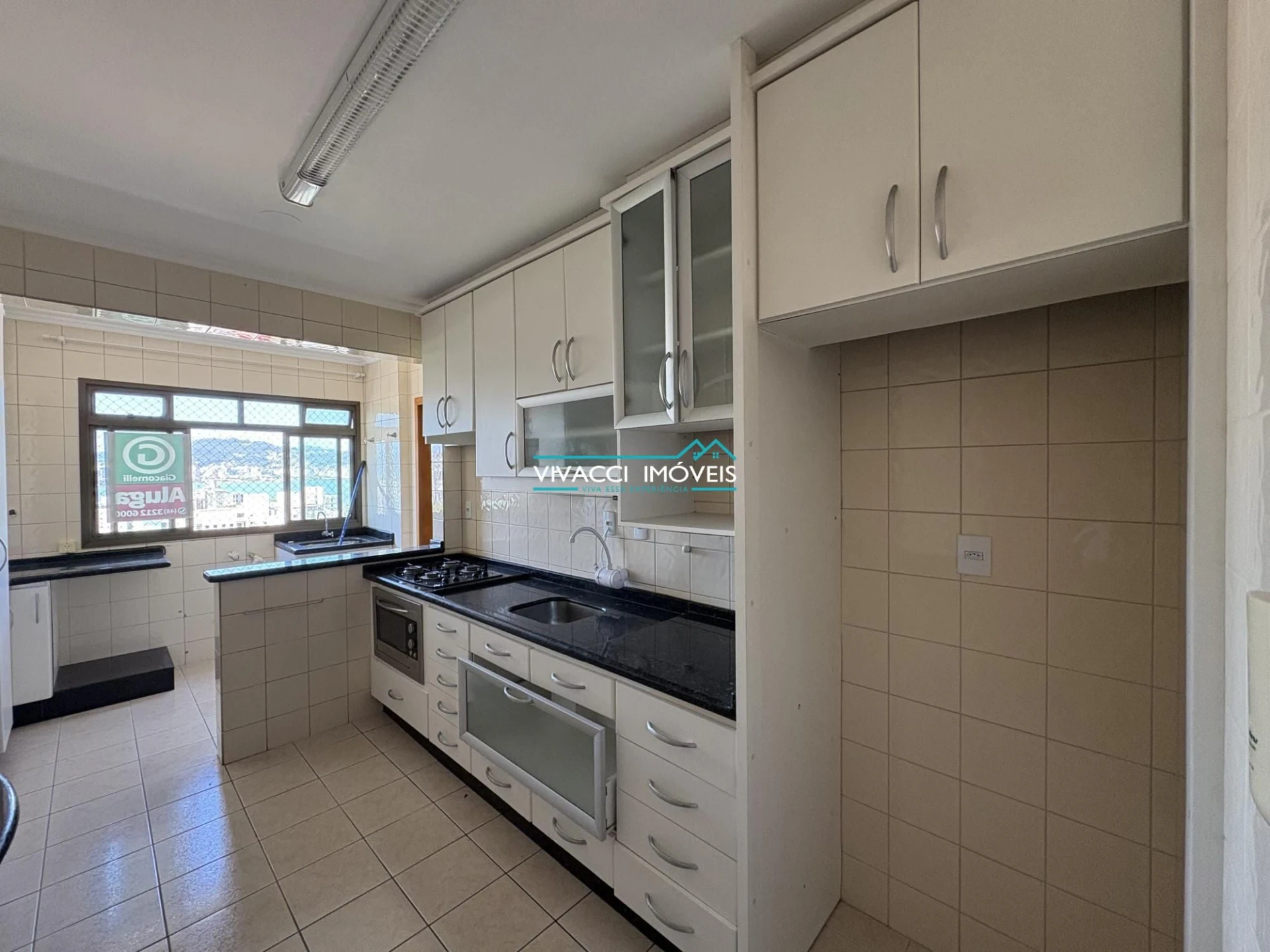 Apartment, 105 m², with a glass-enclosed balcony — photo 11