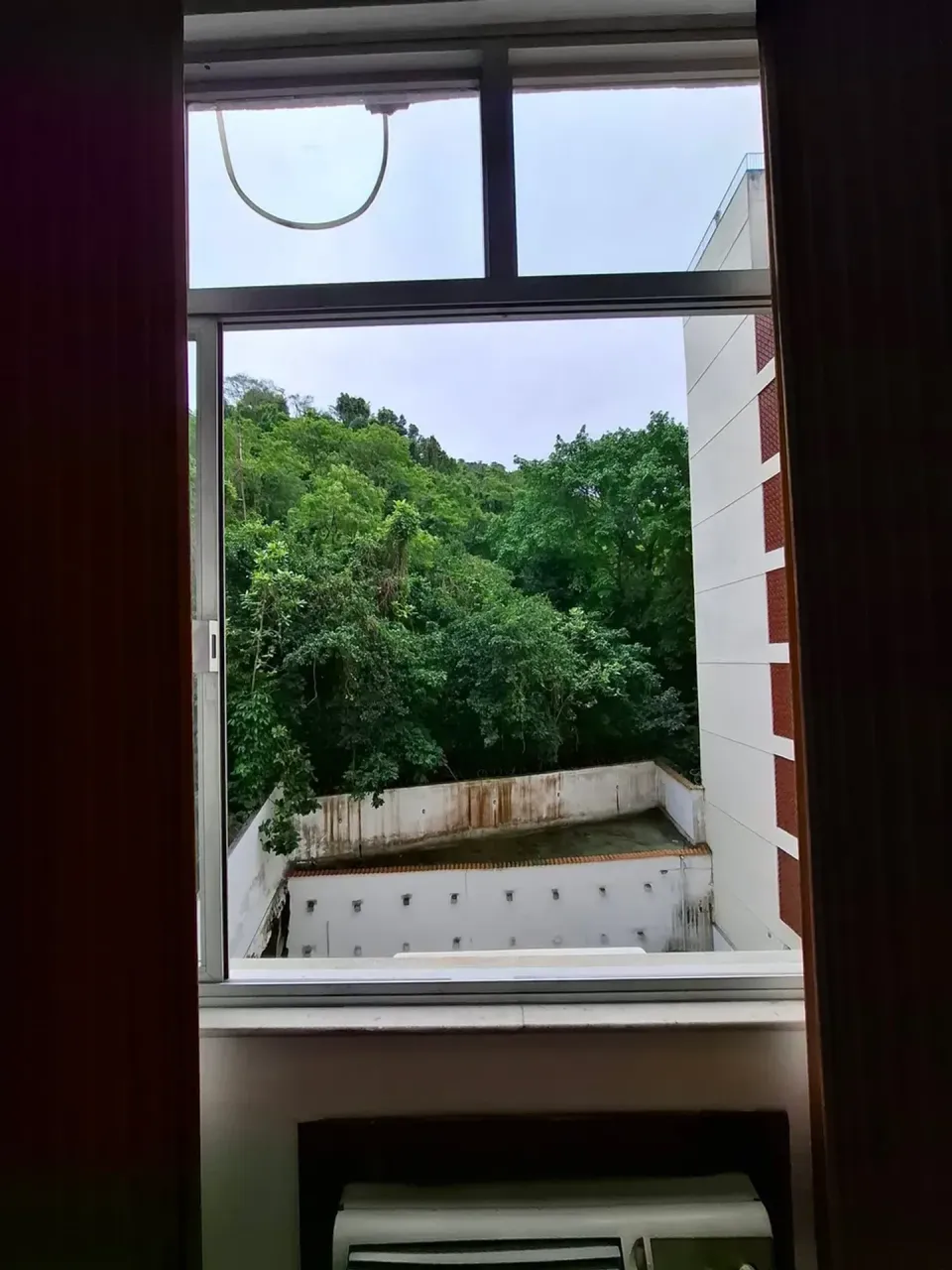 2-bedroom apartment with mountain views and parking