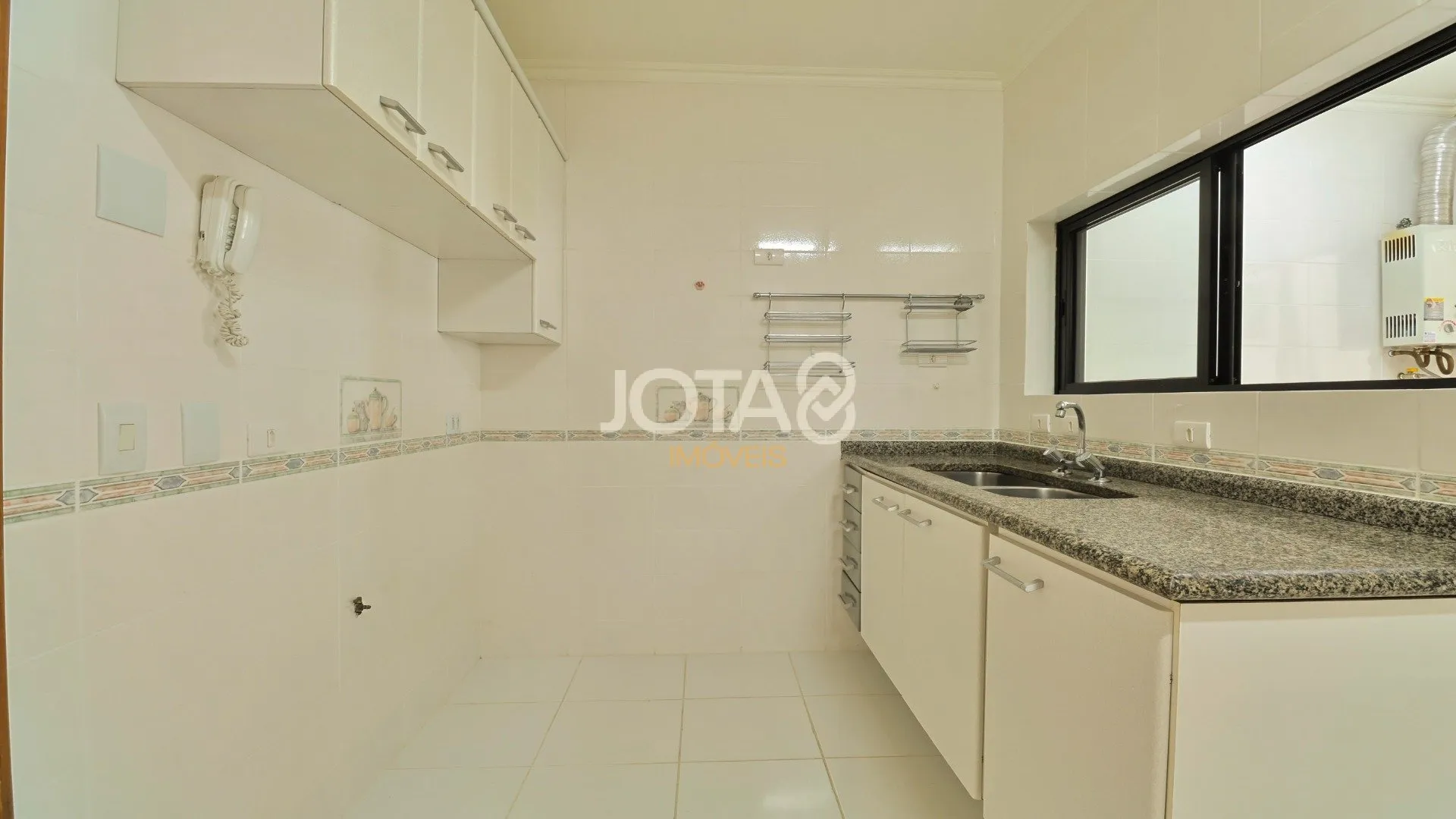 112 m² apartment with 3 bedrooms and a balcony — photo 14