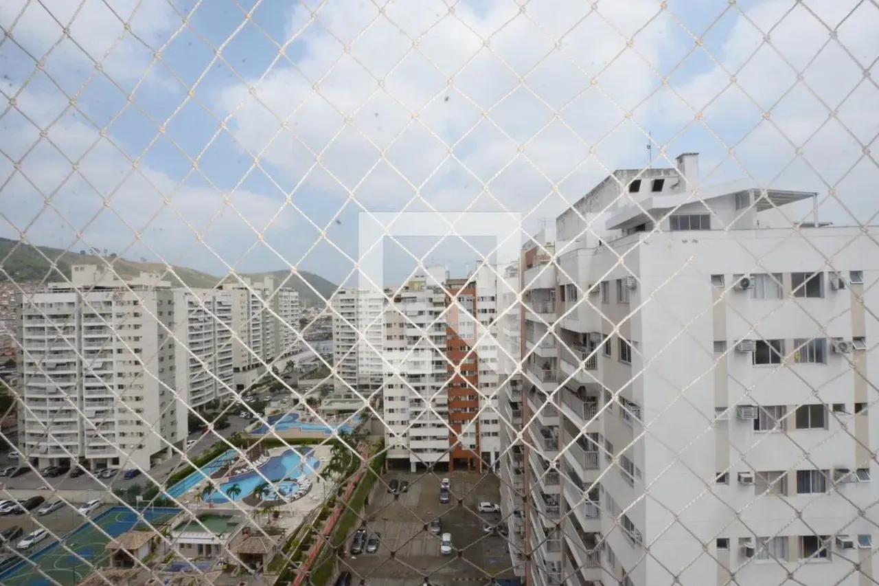 Apartment on the 13th floor with a grill on the balcony — photo 8