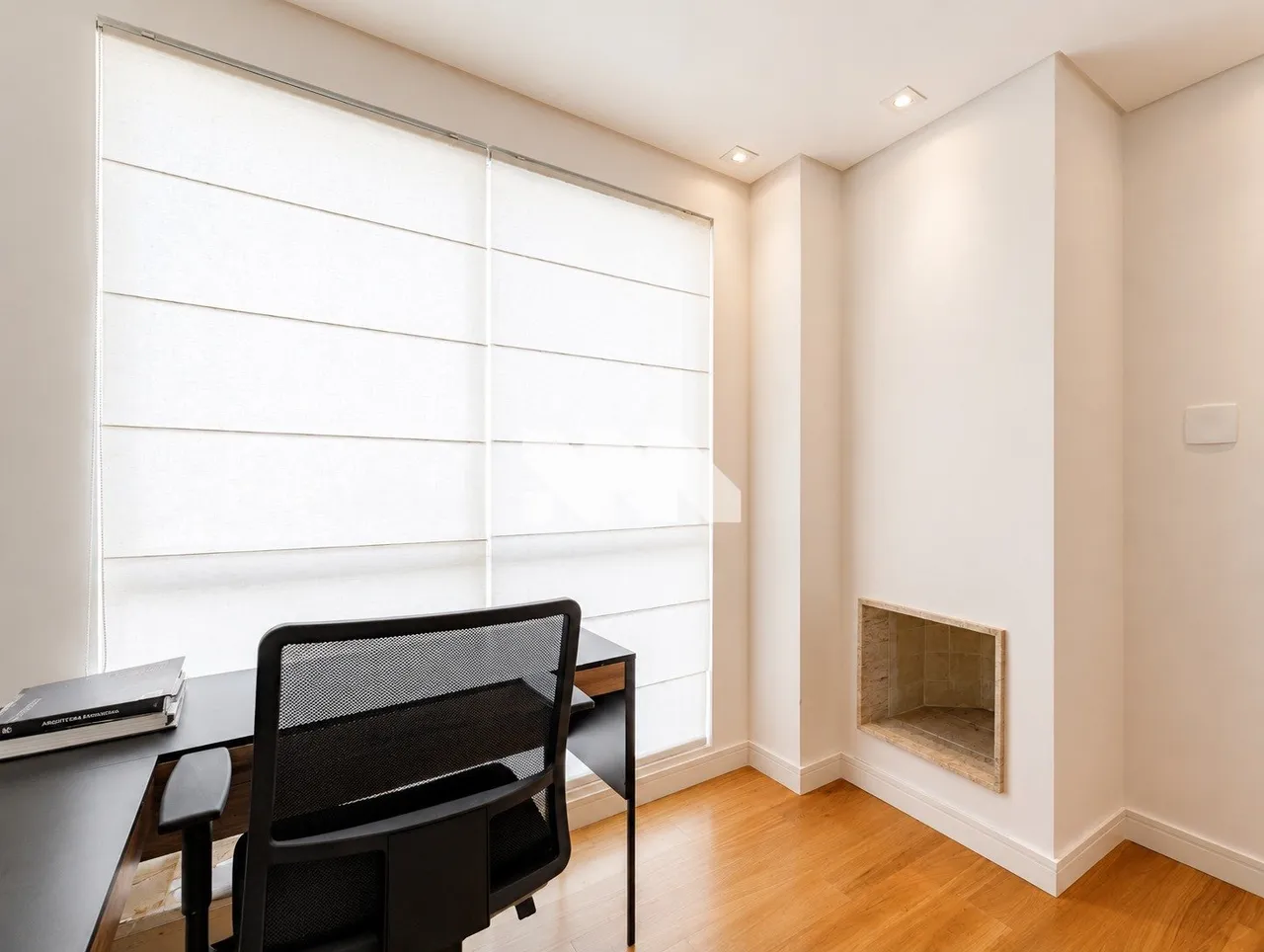 Furnished apartment with 4 bedrooms and 231 m² — photo 12
