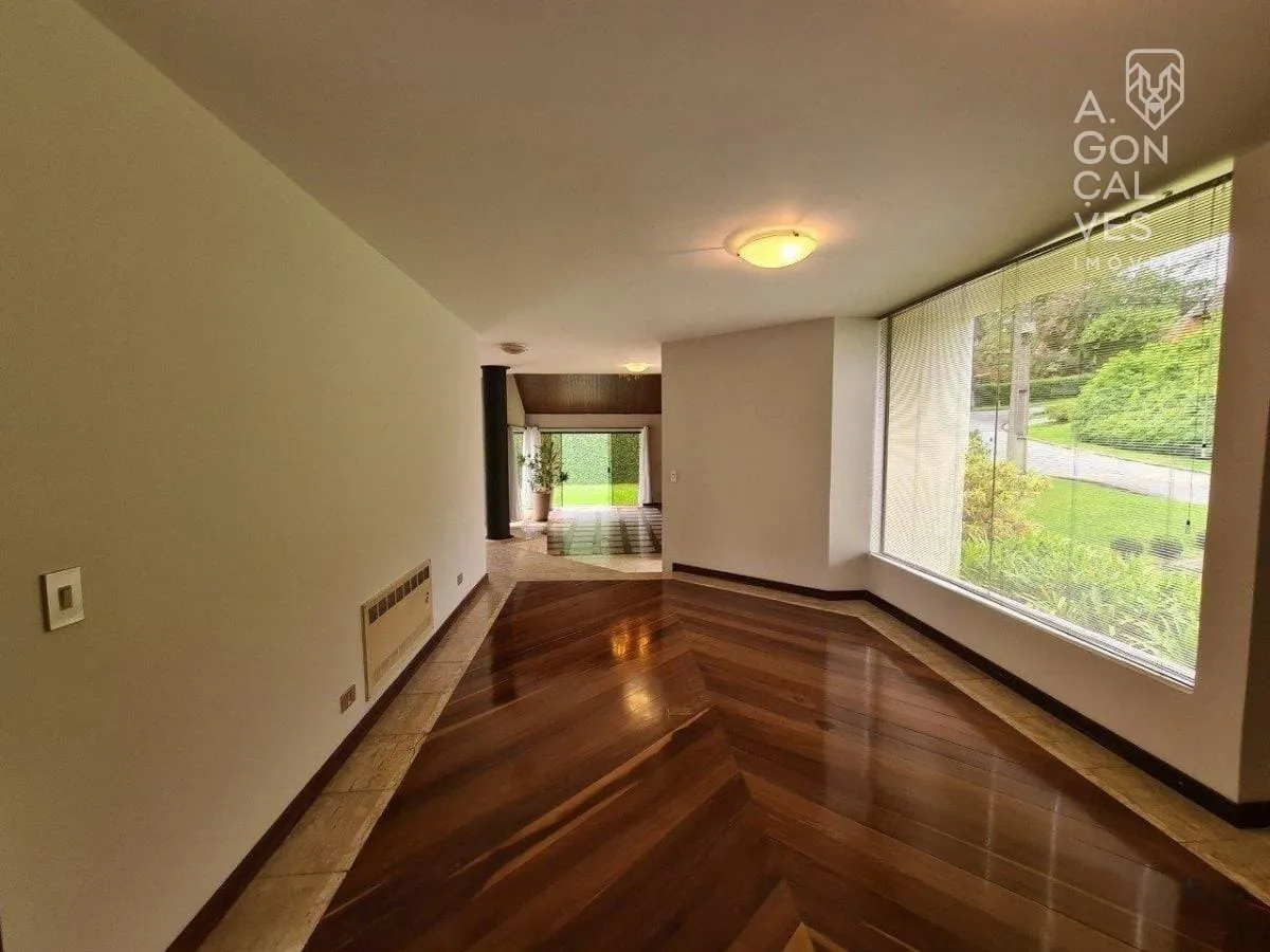 Furnished house with 3 bedrooms, 1000 m² and 4 parking spots — photo 8