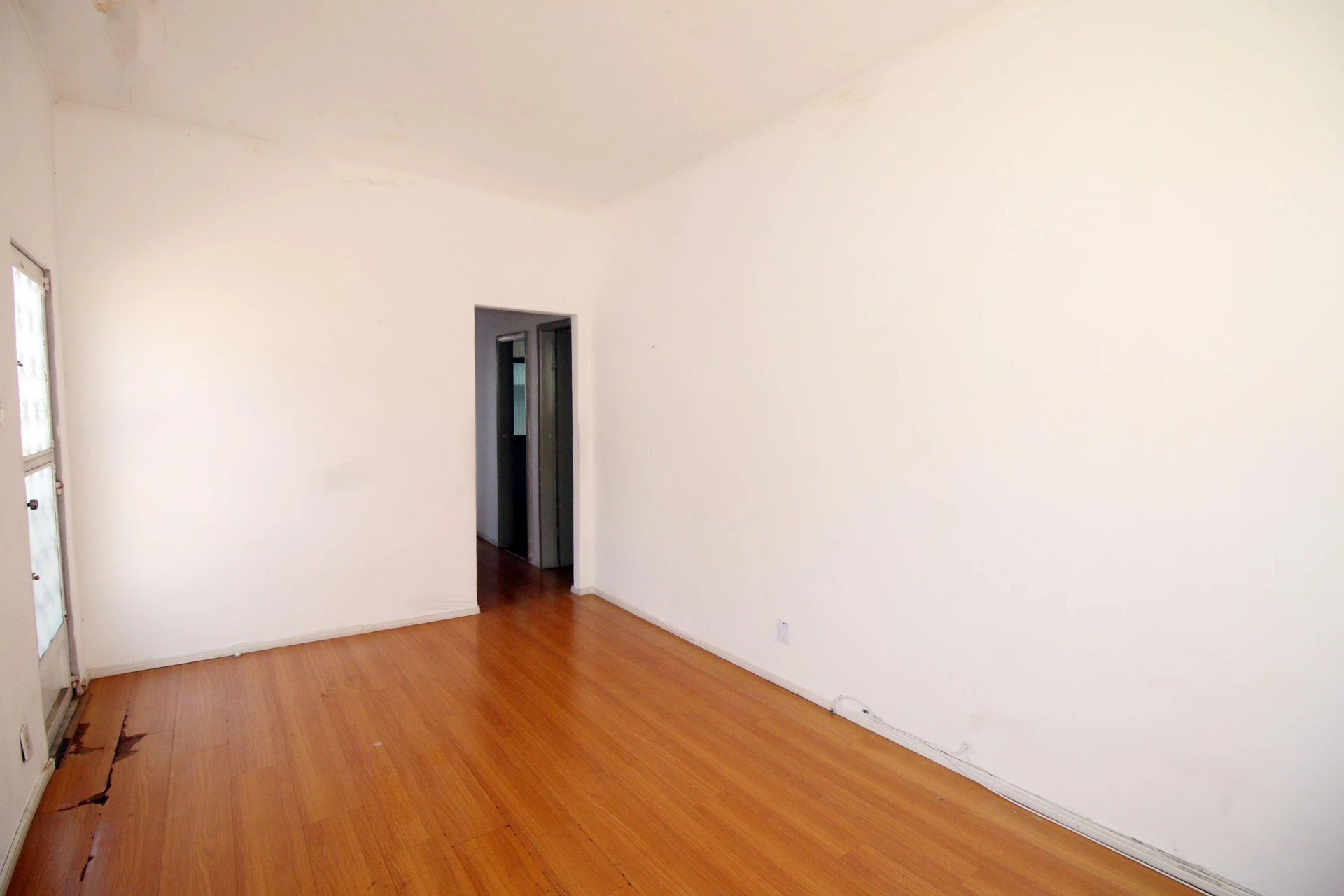 Apartment, 30 m², with wood or laminate floors — photo 22