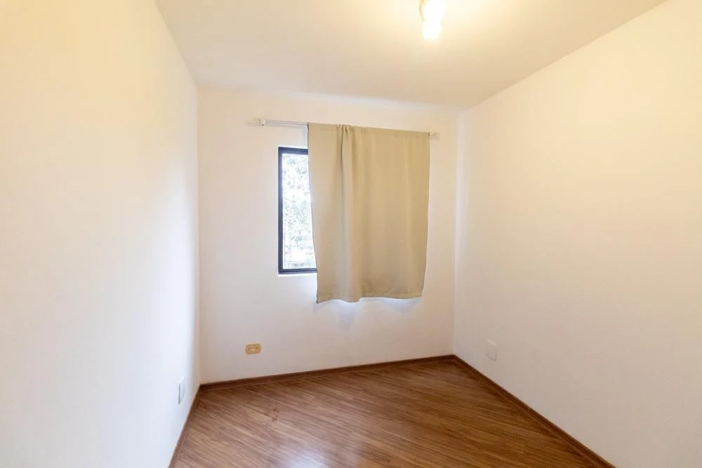 2-bedroom apartment in a building with a gym — photo 12