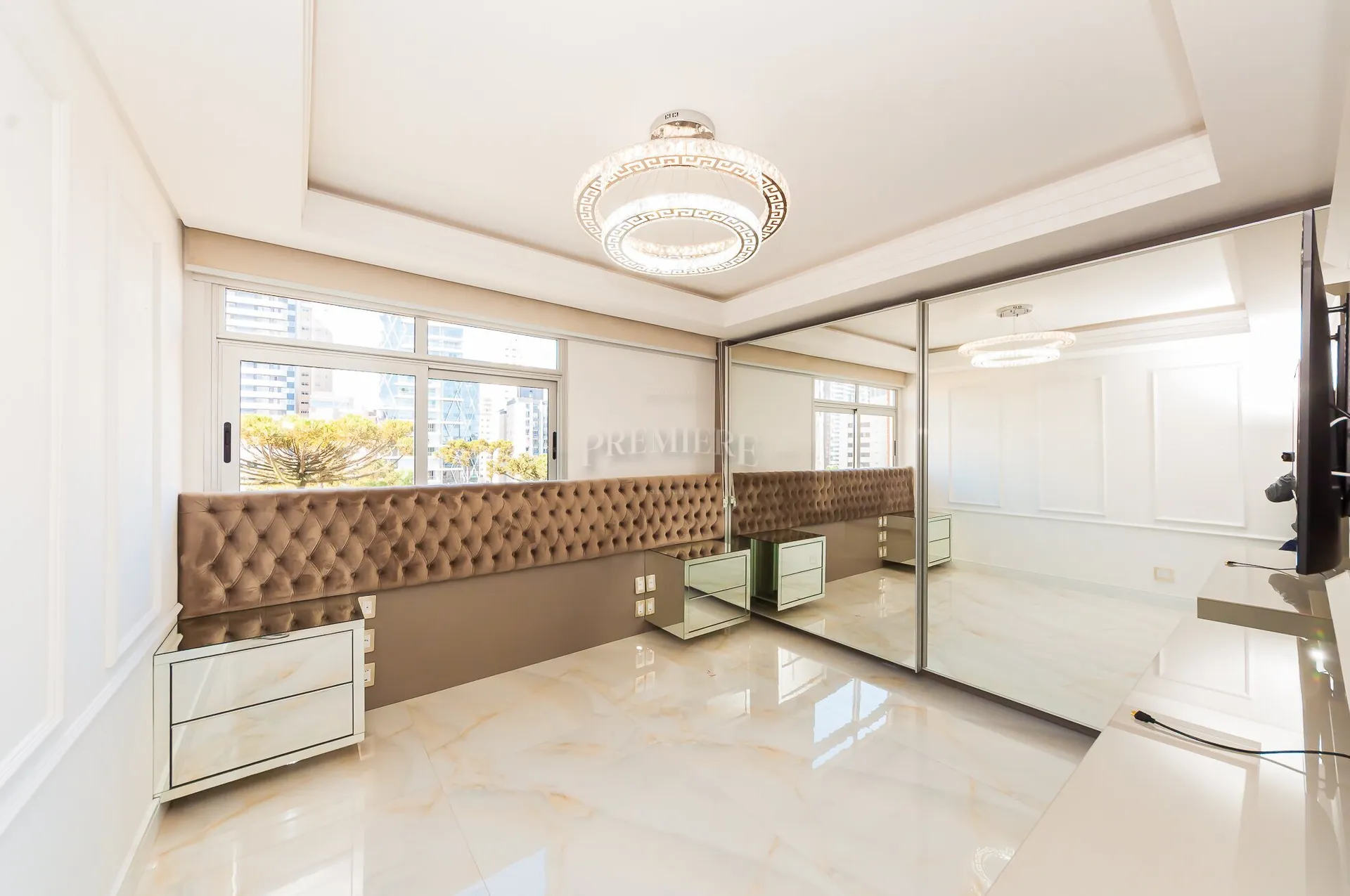 Furnished 2-bedroom apartment with 3 bathrooms — photo 36