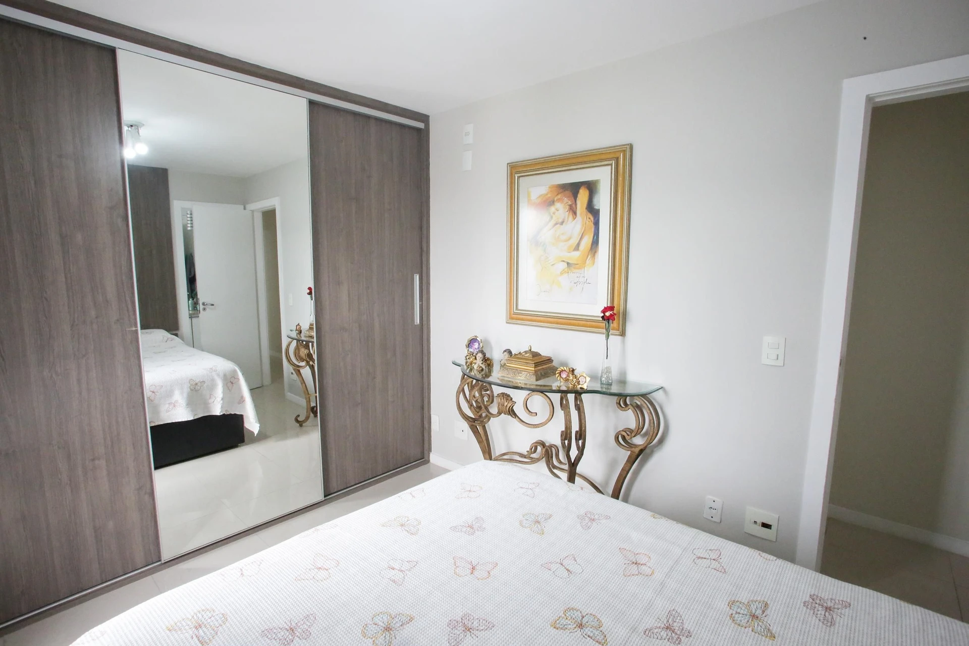 Apartamento mobiliado com 4 quartos e varanda — photo 45