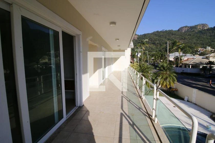 House with 4 en-suite bedrooms and 597 m², 4 parking — photo 3