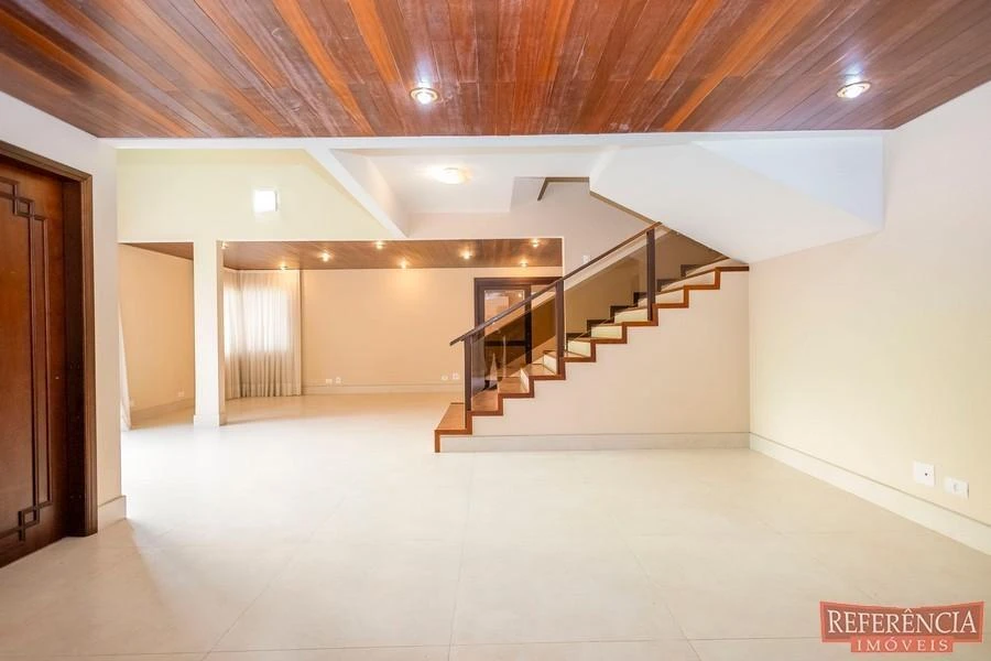 House, 550 m², with a walk-in closet — photo 16