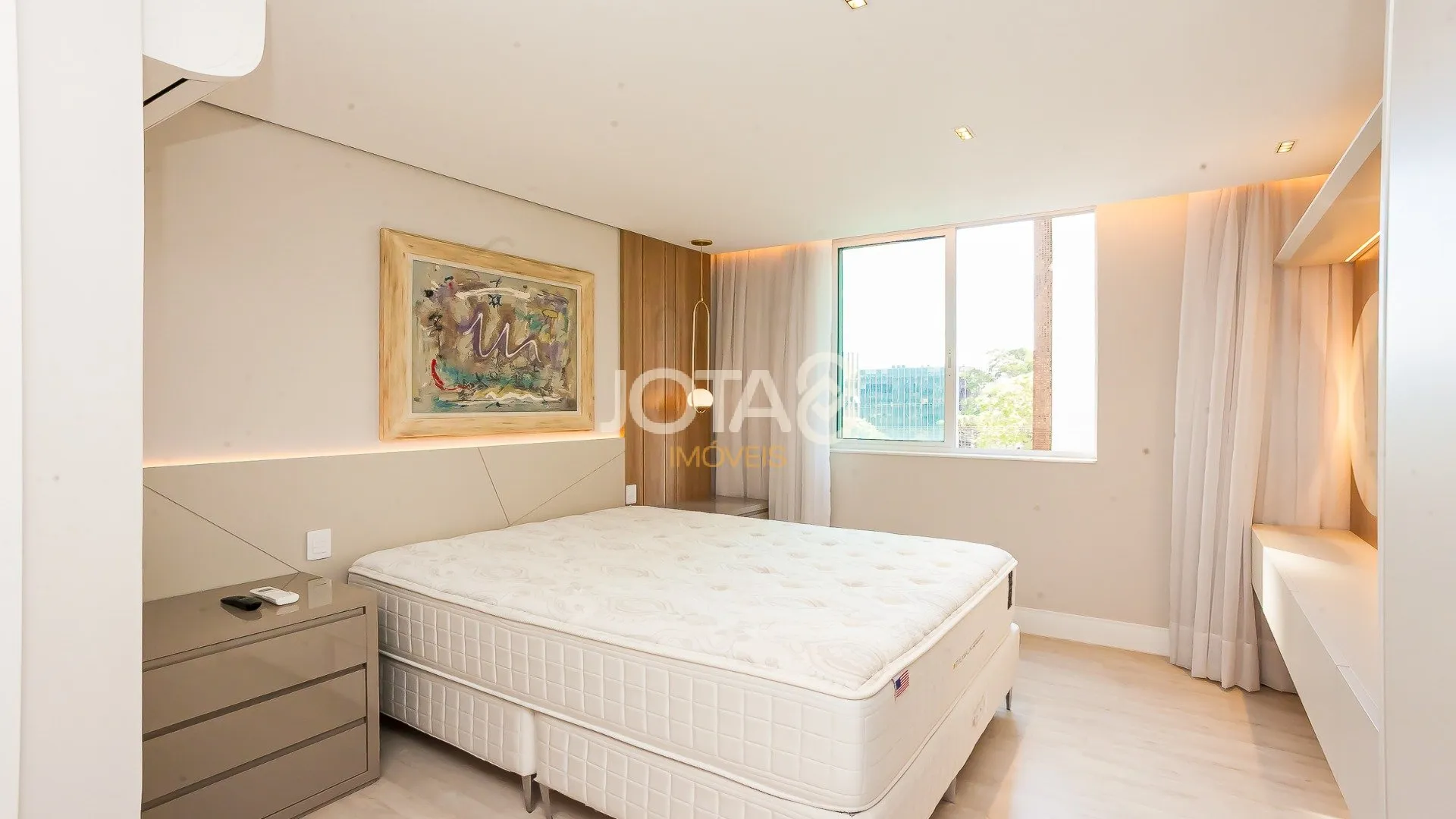 199 m² apartment with 2 bedrooms and a suite, 2 parking — photo 35