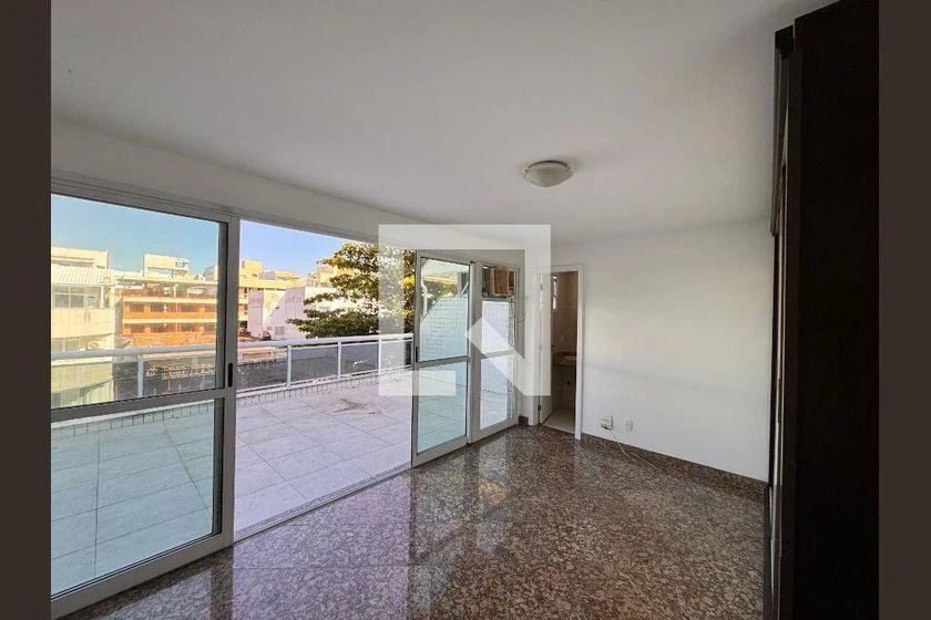 4 quartos e banheira: apartamento de 233 m² — photo 48
