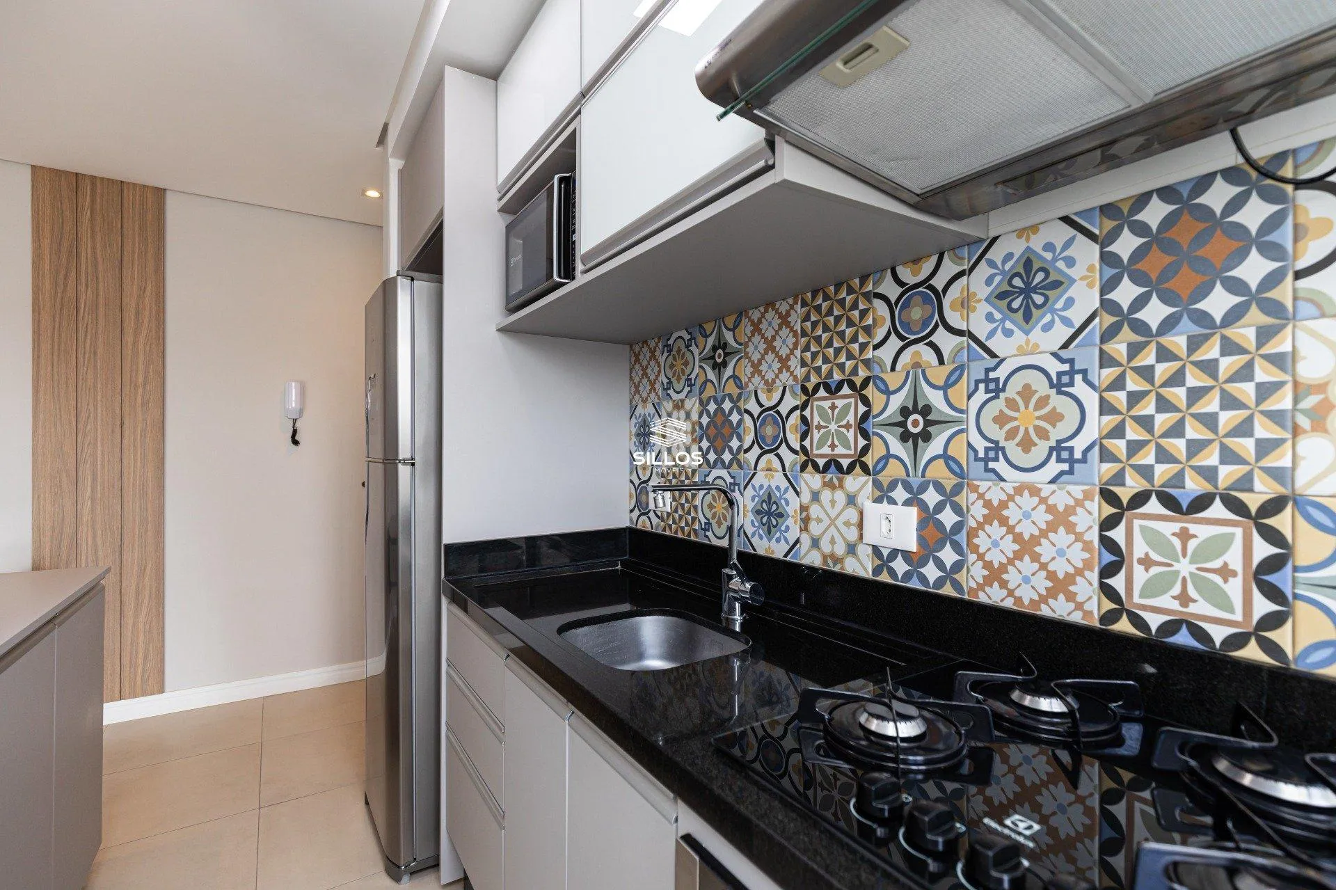 2-bedroom apartment with a grill on the balcony in Curitiba — photo 3